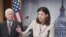 Kelly Ayotte, senadora republicana por New Hampshire, y su homólogo por Arizona, John McCain.