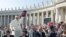Papa Francisco en la Plaza de San Pedro del Vaticano.