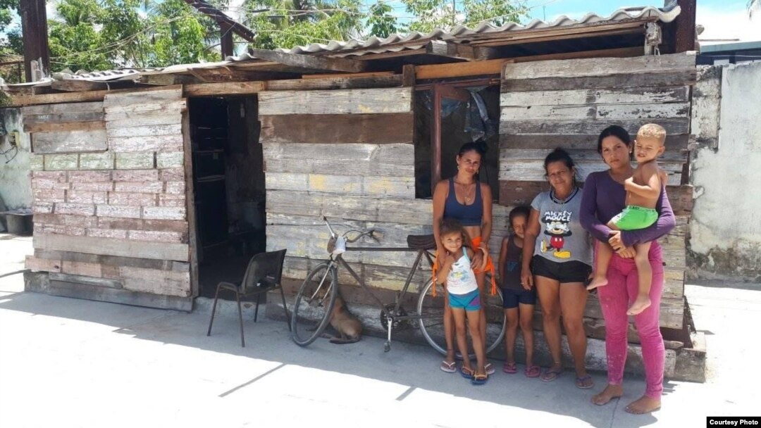 Así viven familias en el barrio Caracatey Santa Clara Fotos de Guillermo del Sol en Facebook