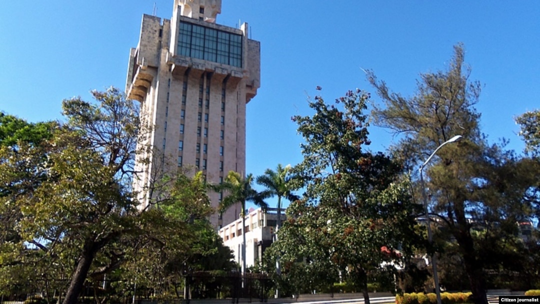 Embajada Rusa en La Habana / Mario Hechavarría Driggs