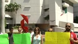 Cubanos se manifiestan frente al consulado mexicano en Miami