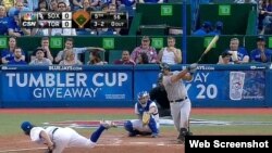 José "Pito" Abreu dispara su jonrón número 24 en la 5ta entrada. Con el 25 en la 7ma empató como líder de la MLB. 