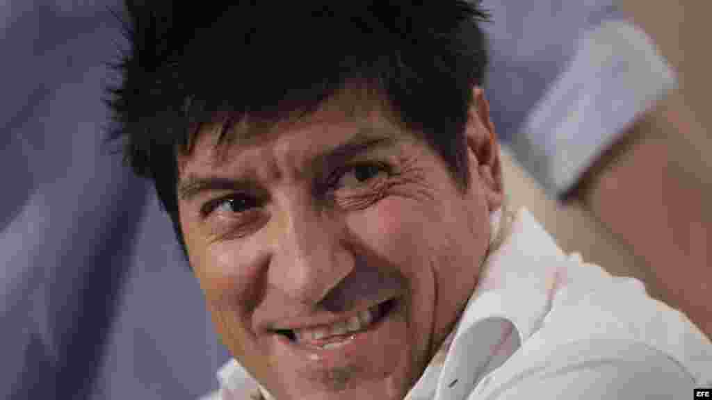 Fotografía de este 31 de marzo de 2016 del exfutbolista chileno Iván Zamorano en una rueda de prensa por el partido de homenaje al uruguayo Álvaro Recoba, en Montevideo, Uruguay. Zamorano, que militó en el Real Madrid, declaró en un comunicado de prensa h