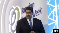 El presidente venezolano, Nicolás Maduro, asiste en Moscú al foro internacional Semana de la Energía rusa.