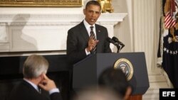 El presidente estadounidense Barack Obama pronuncia un discurso durante la reunión de la Asociación Nacional de Gobernadores en la Casa Blanca, Washington, EEUU, el 25 de febrero del 2013, en el que pidió al Congreso un "compromiso" para evitar drásticos 