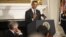El presidente estadounidense Barack Obama pronuncia un discurso durante la reunión de la Asociación Nacional de Gobernadores en la Casa Blanca, Washington, EEUU, el 25 de febrero del 2013, en el que pidió al Congreso un "compromiso" para evitar drásticos 