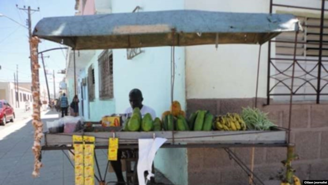 Reporta Cuba. Carretilleros en Camagüey. Foto: Daneibys de la Celda.