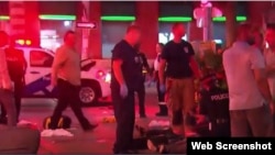 La policía investiga la escena del tiroteo en Toronto. (Captura video/CTV News)