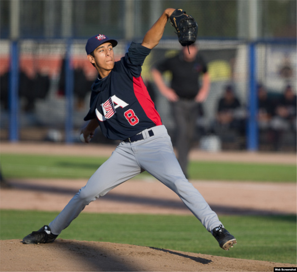 El lanzador derecho estadounidense Justin Garza fue un digno rival del pitcher cubano Norge Luis Ruiz en el primer juego.