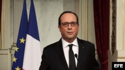 El presidente de François Hollande pronuncia un discurso en el Palacio del Eliseo en París.