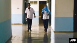 Estudiantes de Medicina en Cuba. AFP PHOTO/ADALBERTO ROQUE