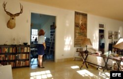 Foto de archivo (06/01/07) del interior del museo "Finca Vigía", antigua residencia habanera del fallecido escritor norteamericano Ernest Hemingway.