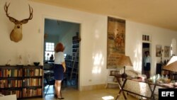 Foto de archivo (06/01/07) del interior del museo "Finca La Vigía", antigua residencia habanera del fallecido escritor norteamericano Ernest Hemingway.