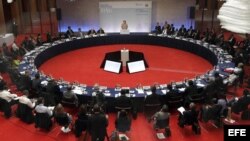 Angela Merkel participó en la tercera edición del llamado Diálogo de Petersberg.