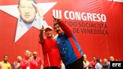MADURO RECIBE AL LIBERADO EXJEFE DE INTELIGENCIA MILITAR EN CONGRESO DEL PSUV