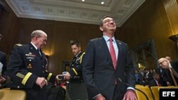 El secretario de Defensa de Estados Unidos, Ashton Carter, y el jefe del Estado Mayor de las Fuerzas Armadas, Martin Dempsey (d-i).