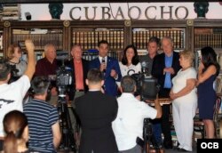 Organizaciones del exilio cubano hicieron un llamado a declarar ilegítima la constitución aprobada este domingo en referendo en Cuba. (Roberto Koltun)