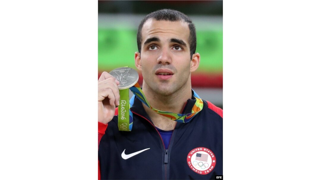 El gimnasta de origen cubano Danell Leyva ganó dos medallas de Plata