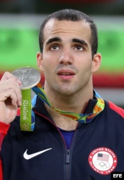 El gimnasta de origen cubano Danell Leyva ganó dos medallas de Plata