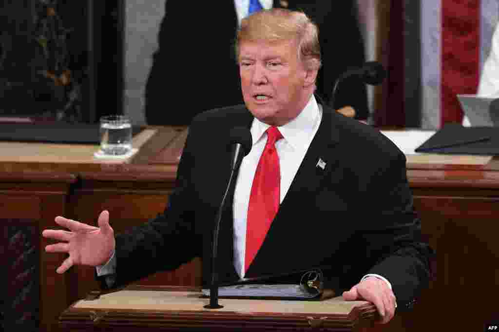 El presidente de los Estados Unidos, Donald Trump, pronuncia el discurso del Estado de la Unión en el Capitolio de los Estados Unidos en Washington, DC, el 5 de febrero de 2019.