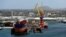 Un buque de carga atracado en la terminal PDVSA de la Refinería de Petróleo de Willemstad, en la isla de Curazao. (Archivo)