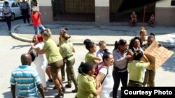 Arresto a Damas de Blanco en La Habana, el domingo 1 de julio de 2018.
