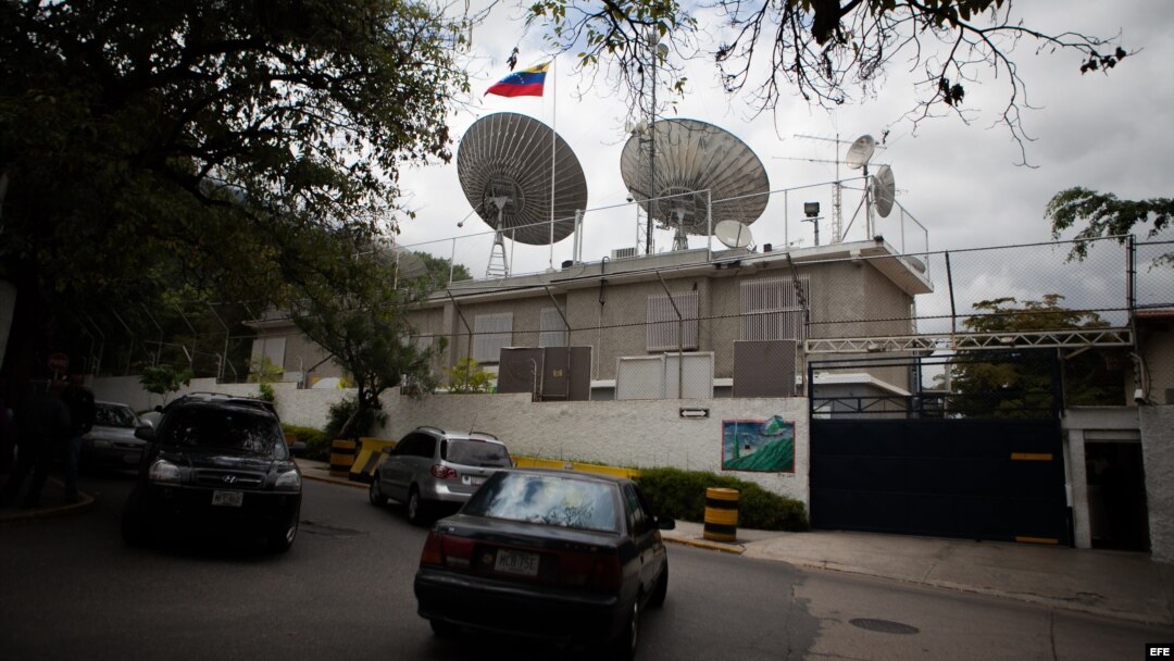 Vista general de la fachada del canal de televisión privado Globovision de Venezuela hoy, lunes 27 de mayo de 2013, en Caracas (Venezuela). El periodista venezolano Francisco "Kiko" Bautista declaró que tras una reunión con la junta directiva de Globovisi