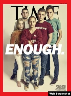 Emma González (centro) junto a otros sobrevivientes de la matanza de Parkland, en la portada de Time.