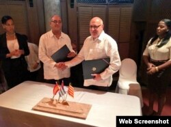 Firma de acuerdo en La Habana entre ProCuba y Cataluña (Acció).