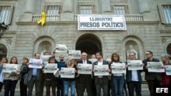 Ayuntamiento de Barcelona exige la excarcelación de presos independentistas.