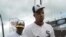 Los cubanos preparan sus bates y guantes para la temporada 2015.