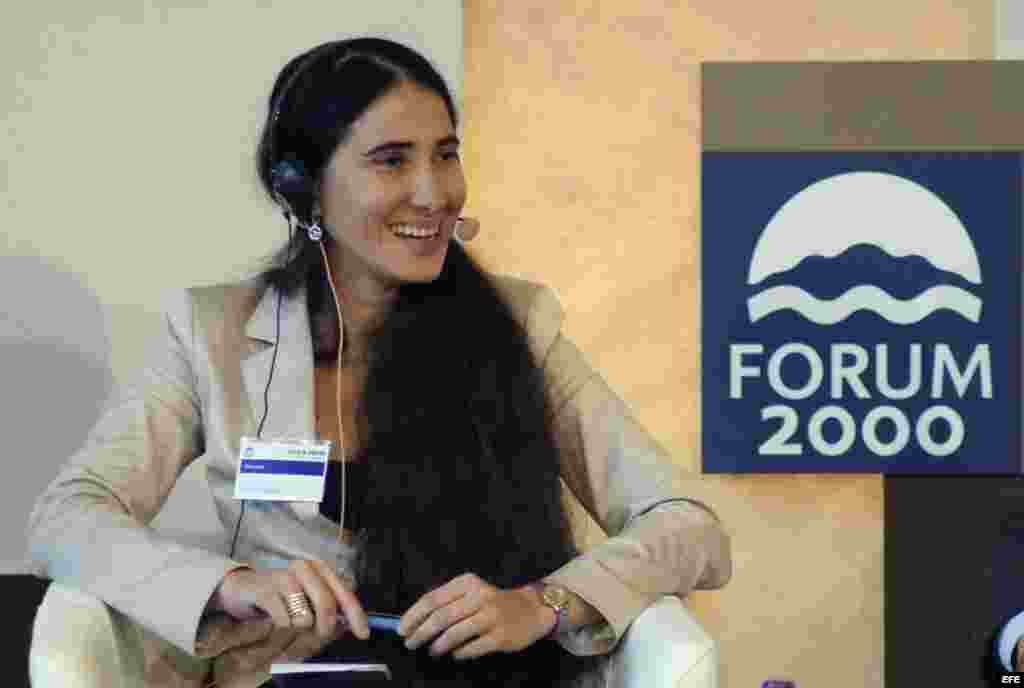 Archvio 2013 - La bloguera Yoani Sánchez participa en la capital checa en el Forum 2000.