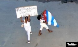 Damas de Blanco marchan en La Habana por la libertad.