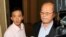 Dos funcionarios norcoreanos sin identificar salen del Ministerio de Seguridad de Panamá en Ciudad de Panamá donde , se reunieron con representantes con autoridades panameñas. 