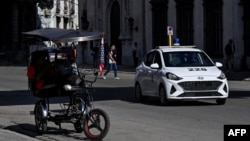 Vigilancia policial en las calles de La Habana en el día del quinto aniversario de las protestas del 11 de julio de 2021. 