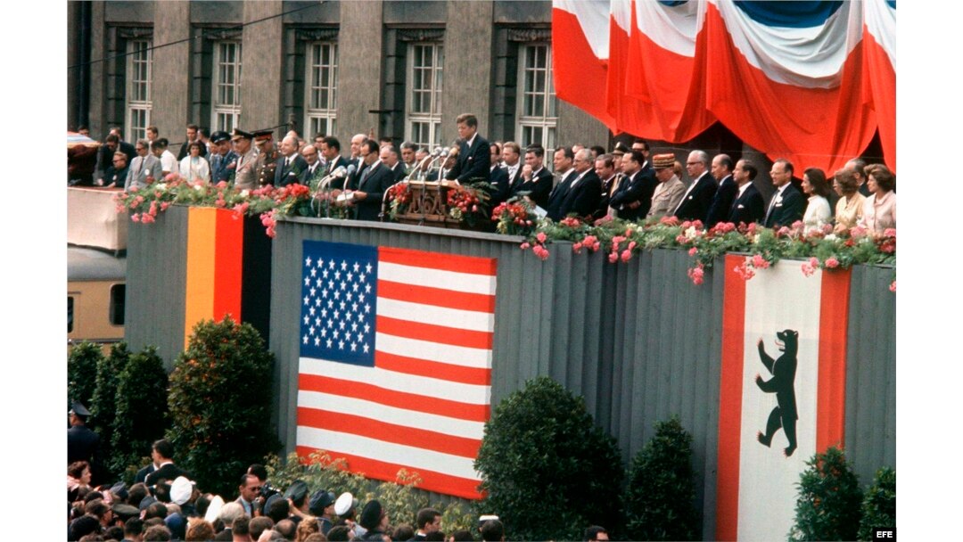 Archivo - Alemania. 26 de Junio de 1963. Discurso del entonces presidente de EE.UU, John F. Kennedy, en el ayuntamiento de Berlin, donde dijo su histórica frase, "Ich bin ein Berliner" (Yo soy berlinés).