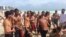 Llegan balseros cubanos a playas de Miami.