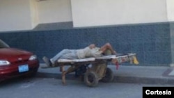 Imagen de un anciano cubano en una calle de Cuba