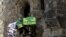 Protesta en la Sagrada Familia, Barcelona, en solidaridad con activistas presos en Rusia