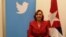 La funcionaria cubana en las oficinas de Twitter. Foto tomada del Twitter de Josefina Vidal