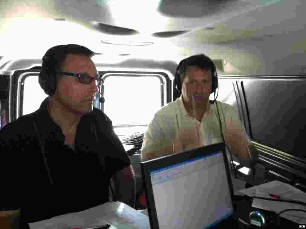 Equipo de Radio Mart&iacute; en la transmisi&oacute;n de la Misa.