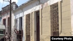 La fachada de la casa de Mariño Garcia fue pintada por las autoridades cubanas (Redes Sociales).