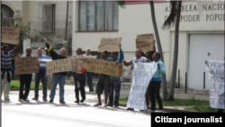Activistas realizan protesta en La Habana. Archivo.