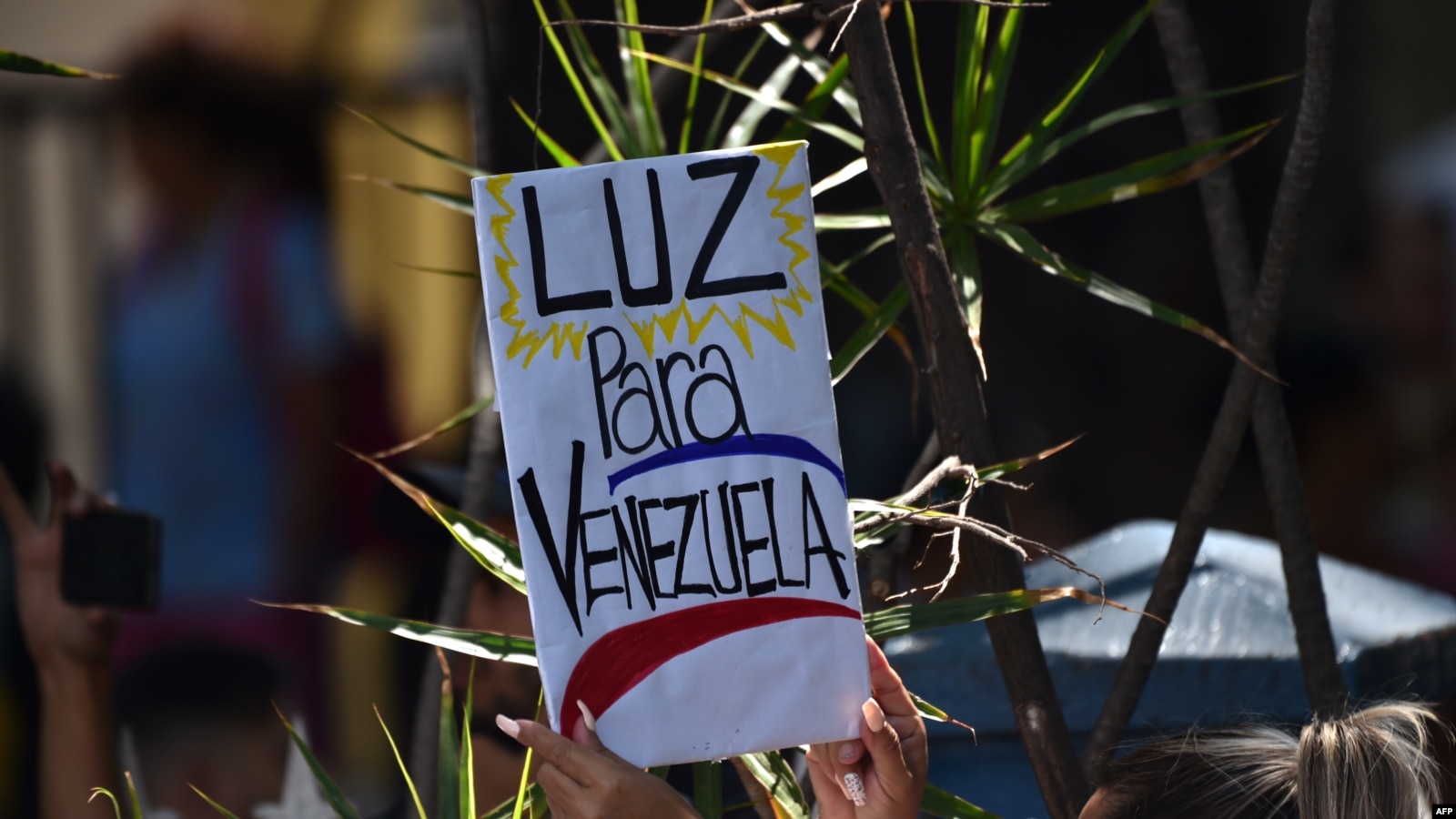 Apagones en Venezuela exponen deterioro del sistema eléctrico