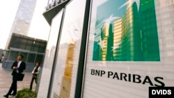 Logo del banco francés BNP Paribas.