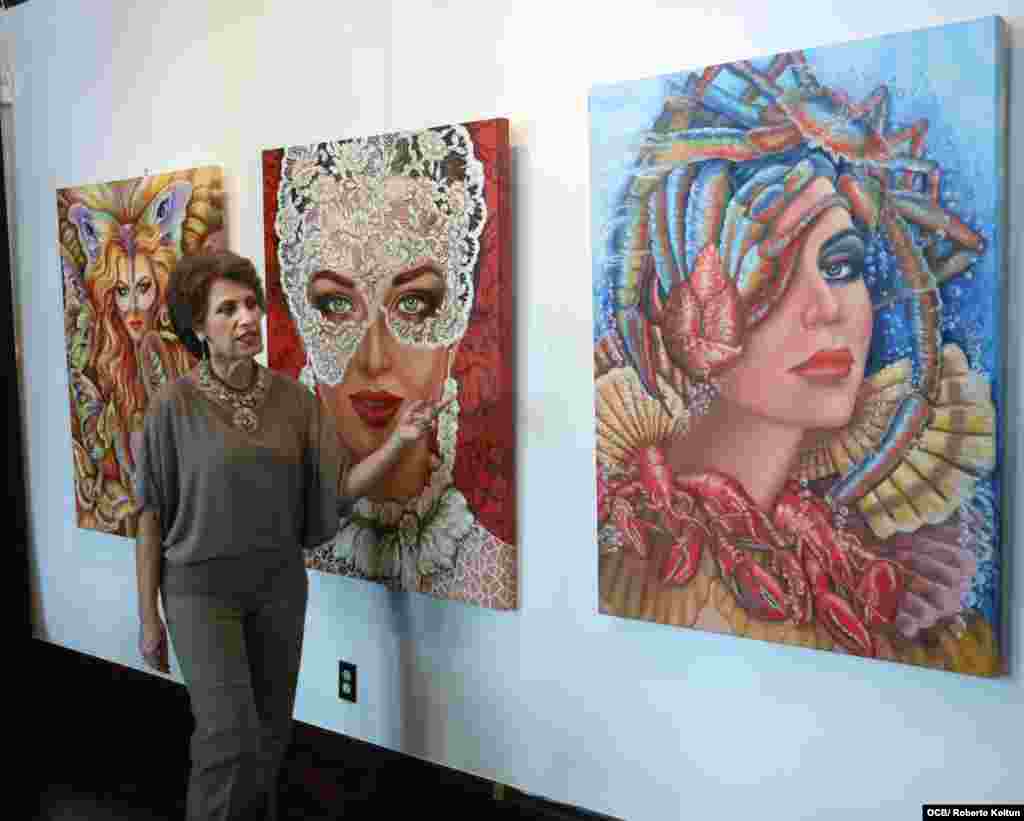 Beatriz Ramírez, artista plástica. Presentación de exposición &quot;Reina de Porcelana&quot;, una retrospectiva que contiene joyas, pinturas en oleo, porcelana y cerámica con oro plata, perlas y piedras semipreciosas.&nbsp;Foto: Roberto Koltún, OCB Staff.