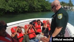 Grupo de balseros cubanos que tocaron tierra en Cayos de la Florida