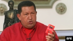 Hugo Chávez en 2007, después que el rey de España Juan Carlos le dijera el famoso "¿por qué no te callas?".