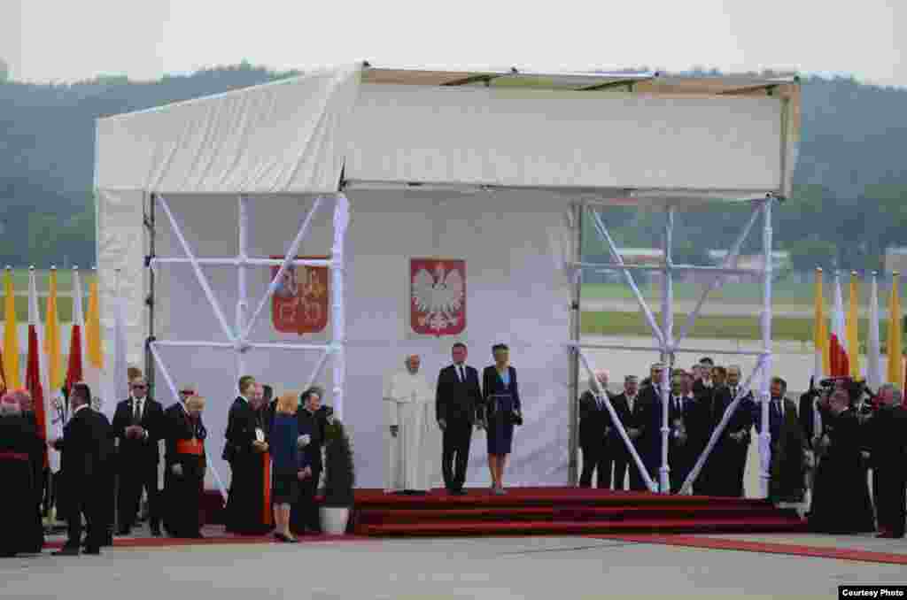 El Papa Francisco llega a Polonia. 