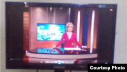 El noticiero de Televisión Martí en un televisor de Cuba. Foto cortesía del Foro Juvenil Cubano 